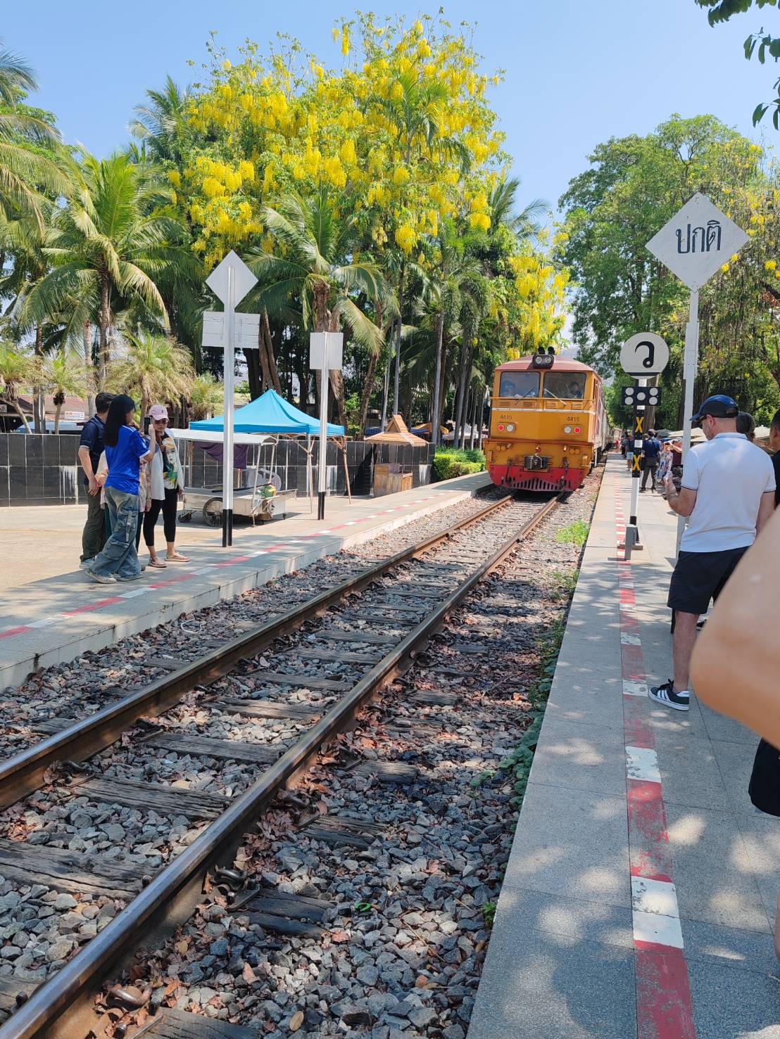 🌿 FD001: Adventure Awaits in Kanchanaburi! 🚐🚤🚂