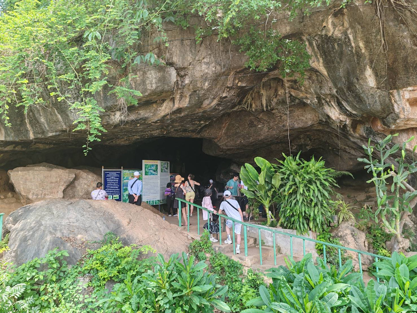 🌿 FD001: Adventure Awaits in Kanchanaburi! 🚐🚤🚂