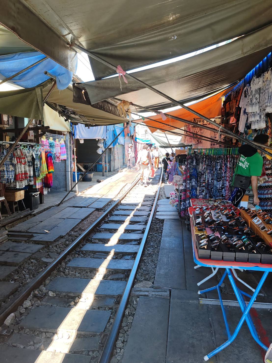 🌴 FD002: Join Our One-Day Cultural Adventure! Damnoen Saduak and Mae Klong Railway Market