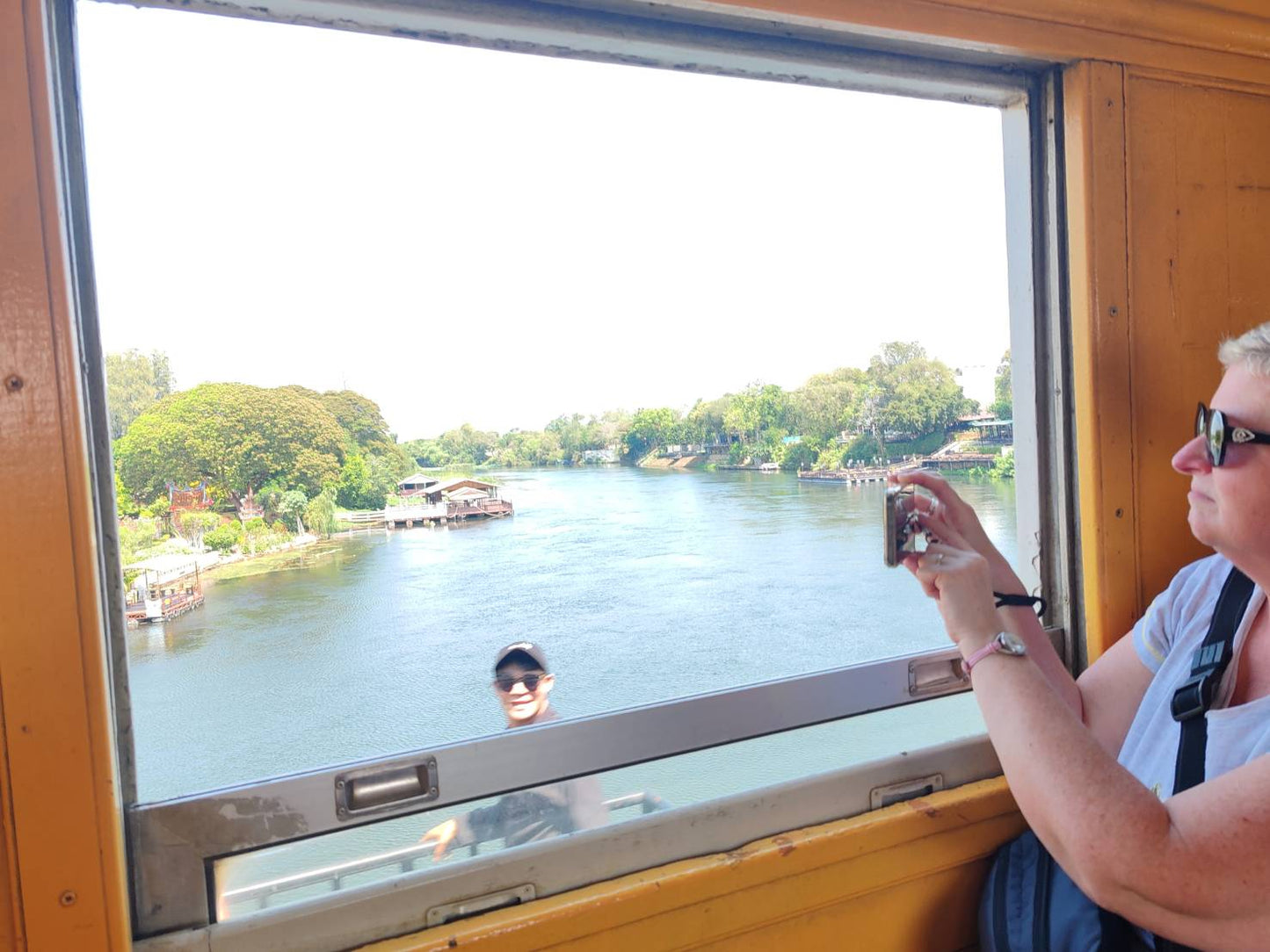 🌿 FD001: L'avventura ti aspetta a Kanchanaburi! 🚐🚤🚂