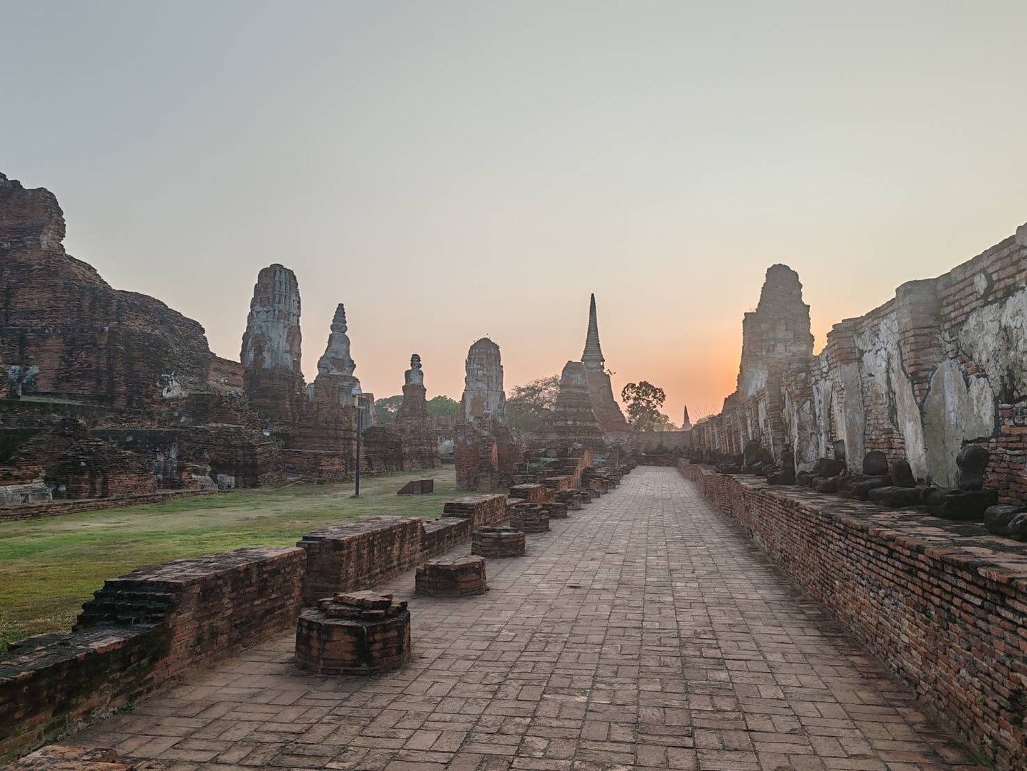 🌟 HD006: Highlights of the Ayutthaya Temple & Dinner Light-Up Tour 🌟